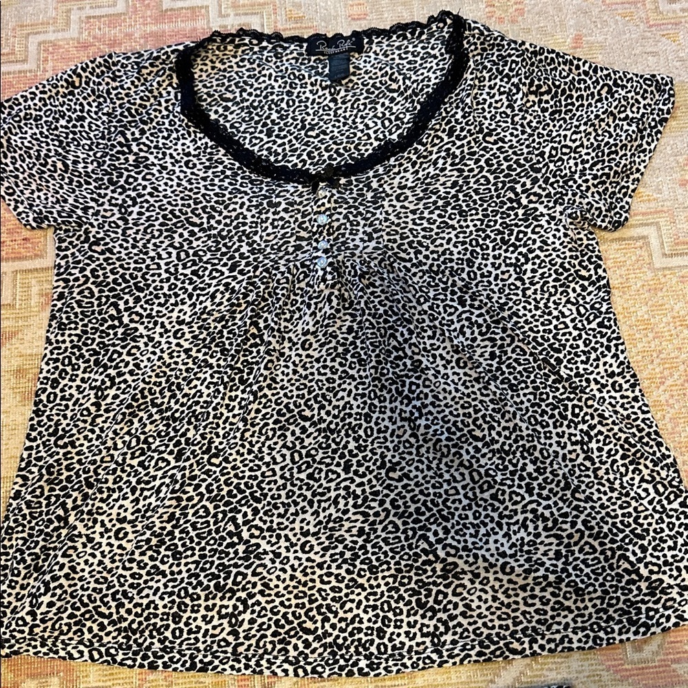 Rene Rofe large t shirt and shorts Leopard Print Pajama Set GUC animal print - Picture 4 of 5